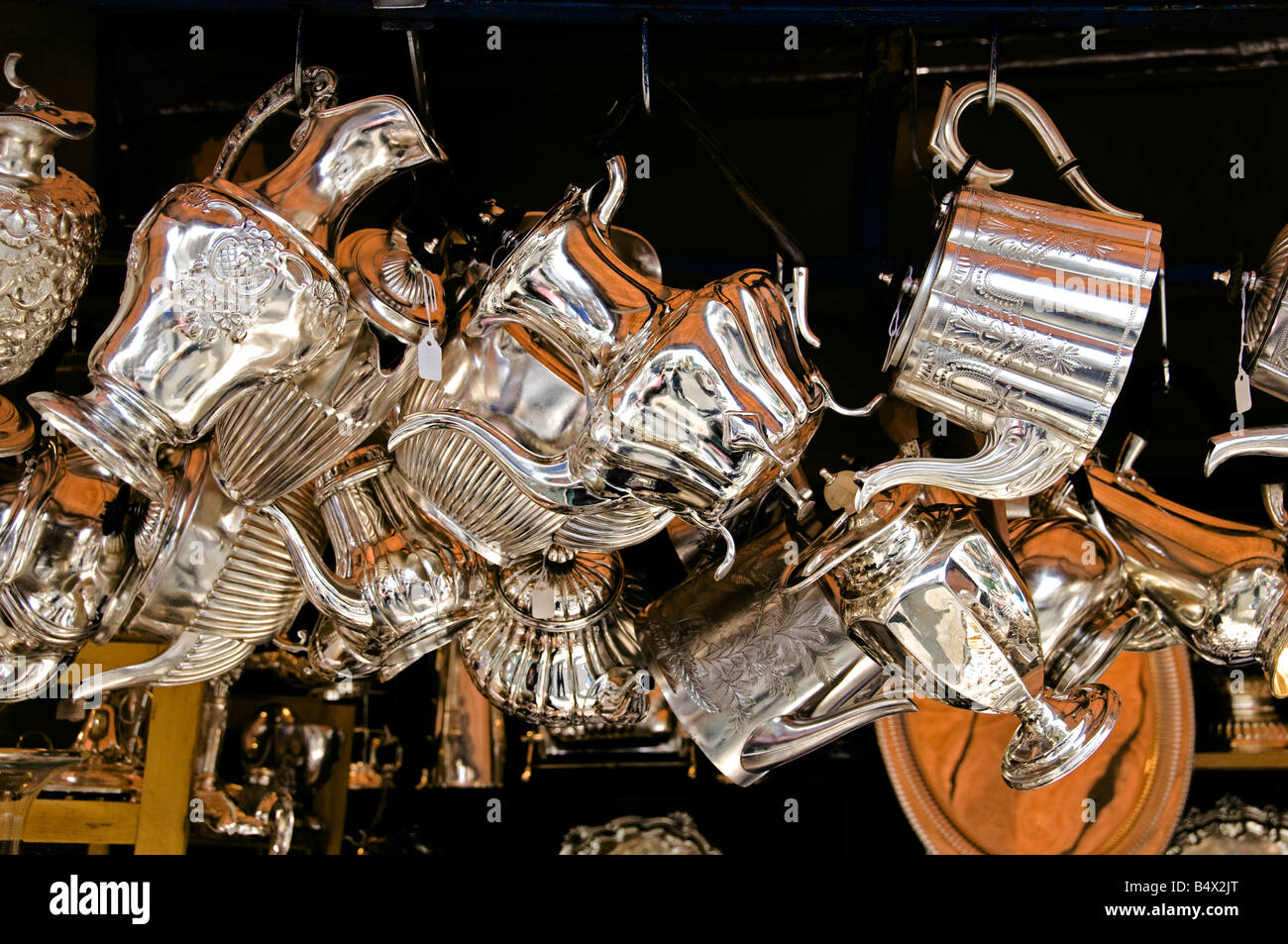 Mercato di Portobello Road a Notting Hill Londra Silver Foto Stock