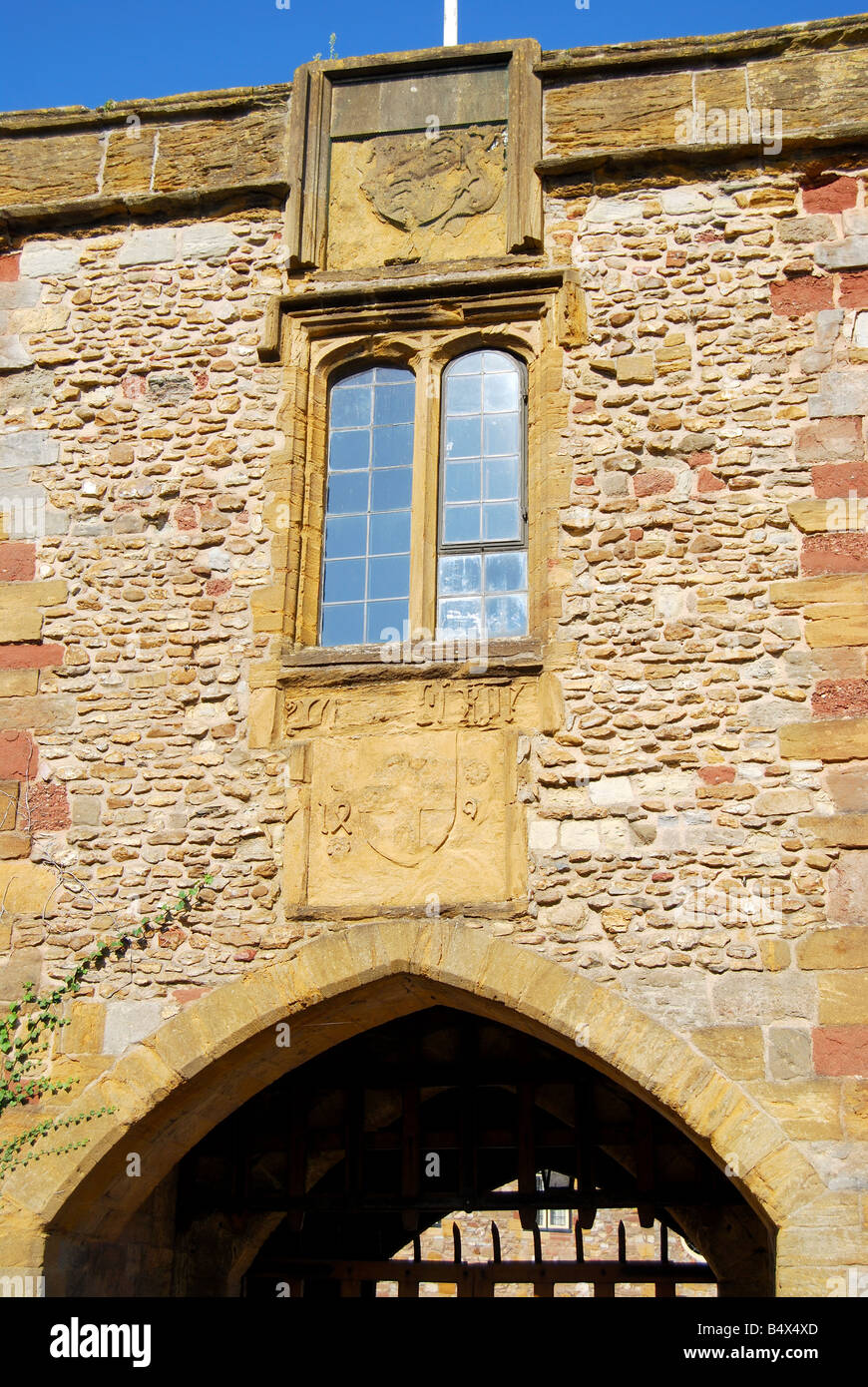 Cancello di ingresso, Taunton Castle, Taunton, Somerset, Inghilterra, Regno Unito Foto Stock