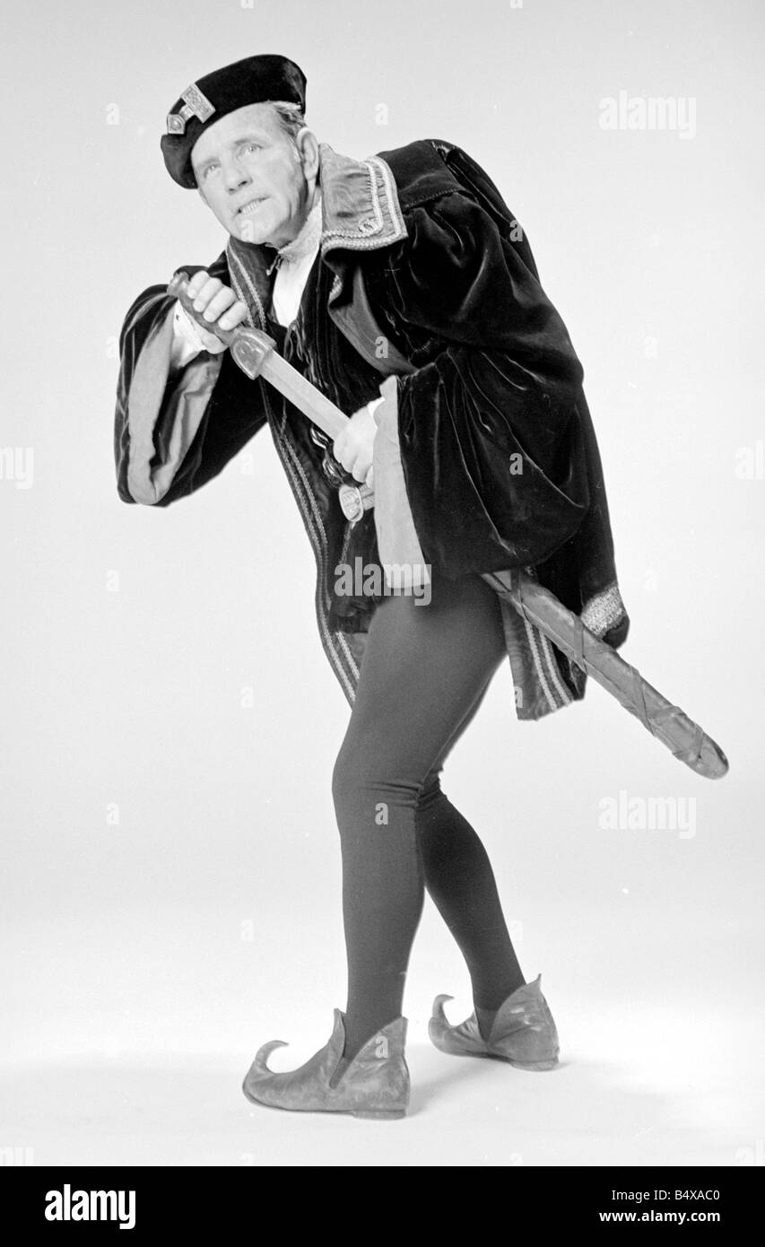 Attore comico Norman saggezza in Shakespearen costume , visto qui come Richard III Luglio 1976 Foto Stock