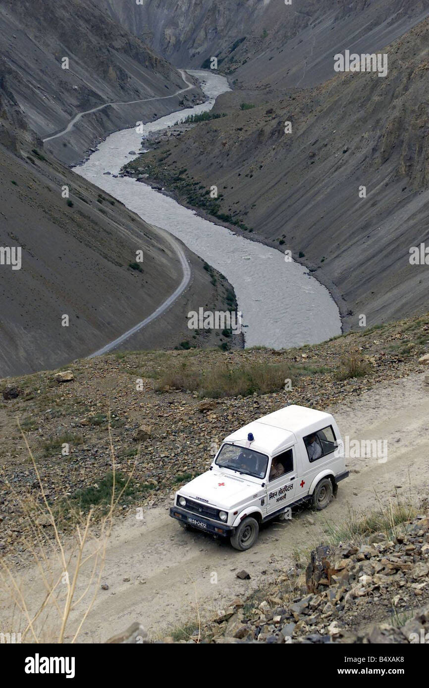 Joan Pollock che ha impostato Spiti Ospedale Agosto 2000 in Himalaya indiano sulla strada per il villaggio di Mane 4000m fino in montagna Foto Stock