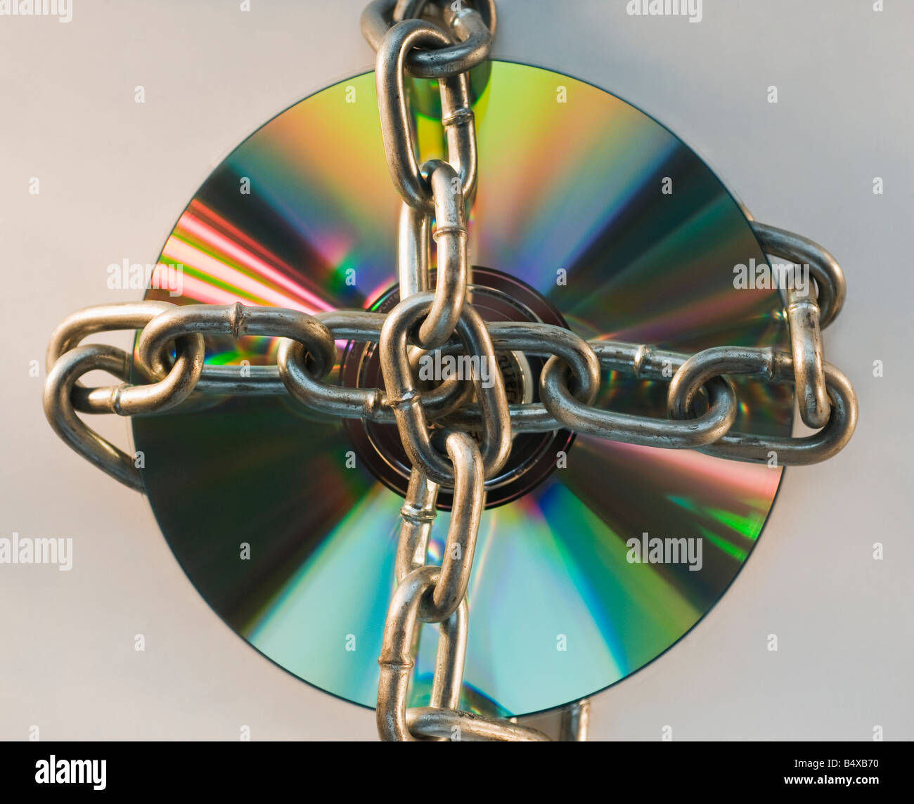 Compact disc bloccato con catena metallica Foto Stock
