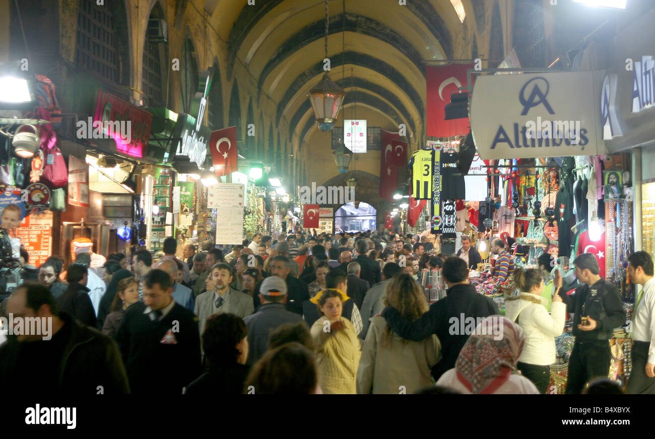 Interno del Bazar delle Spezie, Istanbul. Foto Stock