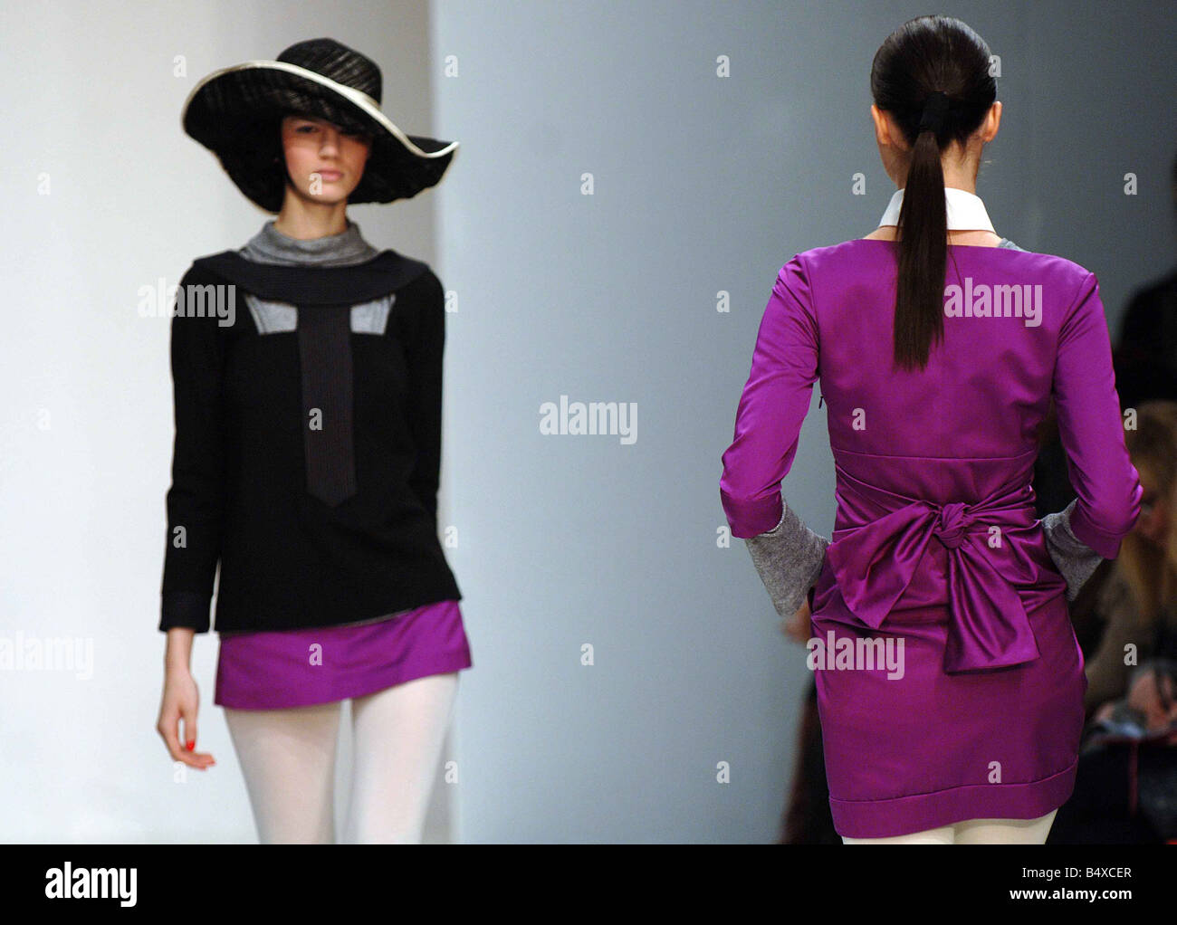 Il Gharani Strok collezione in mostra al London Fashion Week&#13;&#10;12 Febbraio 2007 Foto Stock