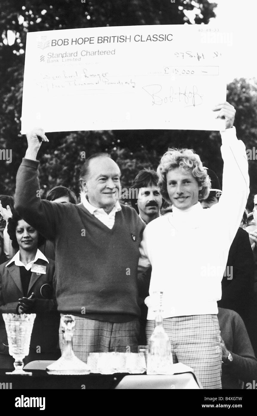 Bob Hope con Bernhard Langer consegna controllare Foto Stock