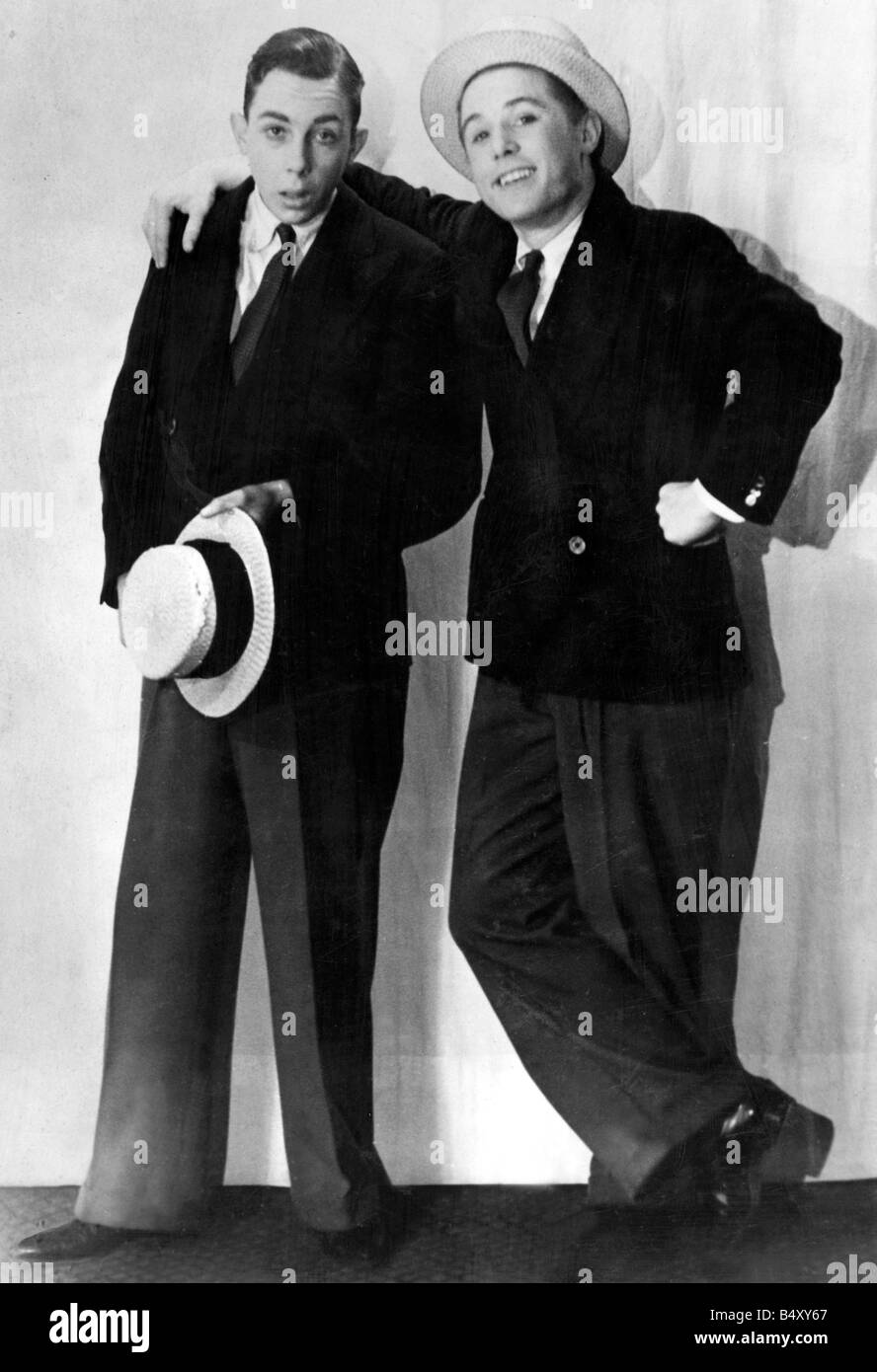 Eric Morecambe e Ernie Wise c.1939, di anni 14. Foto Stock