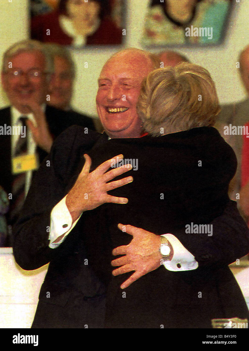 Il Commissario Neil Kinnock, ex leader del partito laburista con la moglie Glenys al Partito laburista conferenza Foto Stock