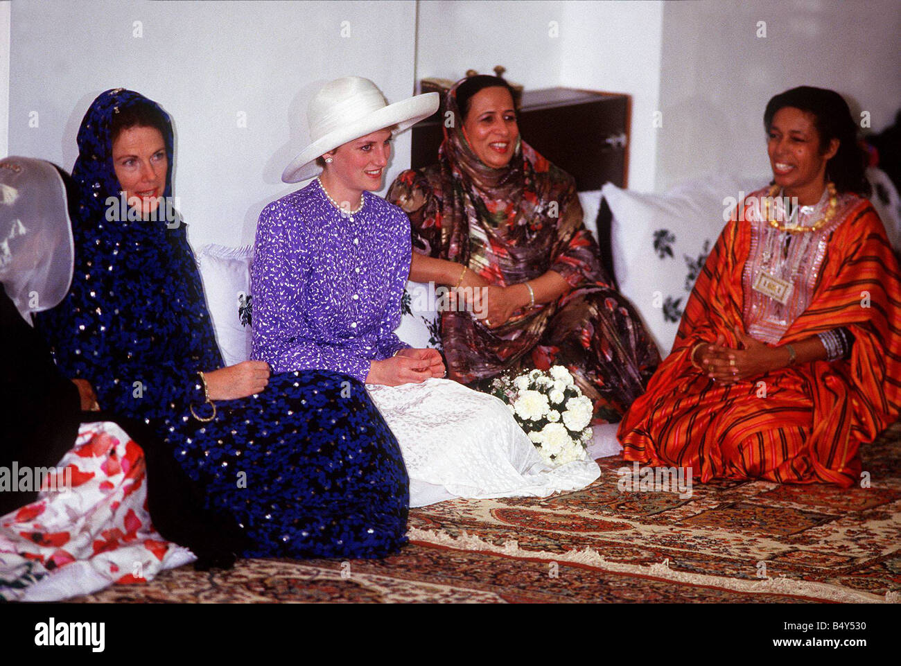 La principessa Diana in tour in medio oriente visite donna s association al Sarooj Oman Foto Stock