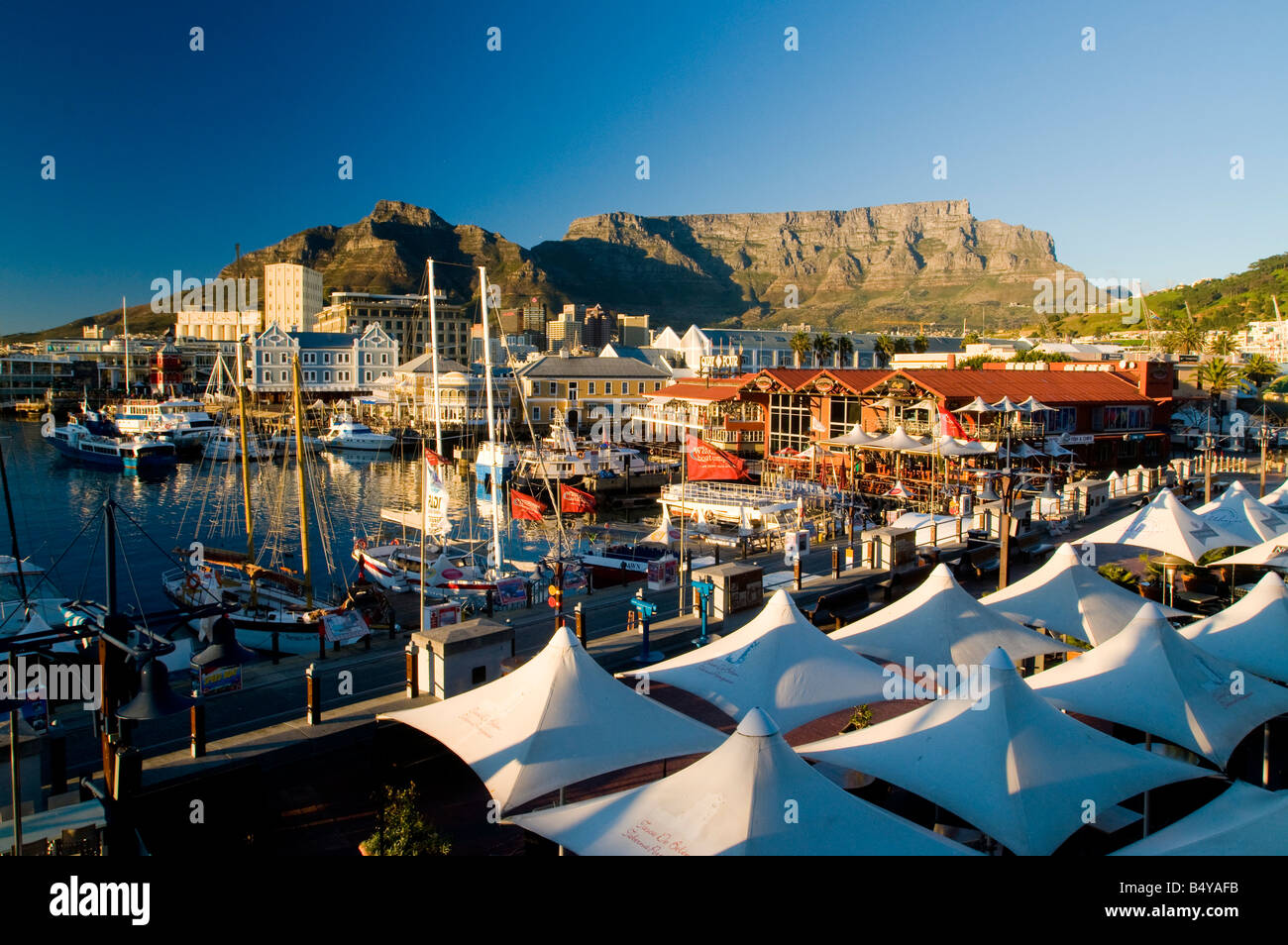 Waterfront, Table Mountain e Cape Town, Western Cape, Sud Africa Foto Stock