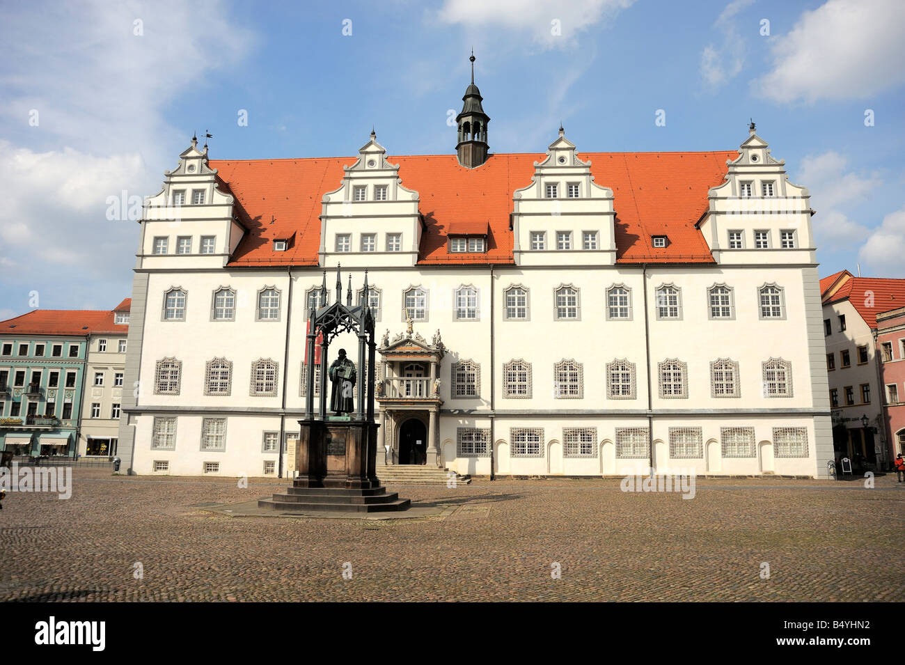 Martin Lutero - una statua sulla piazza del mercato di Wittenberg, Germania. Foto Stock