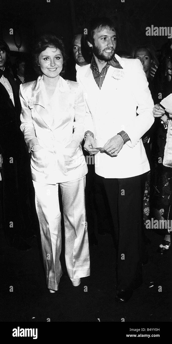 I Bee Gees gruppo pop 1972 Maurice Gibb e cantante moglie Lulu Foto Stock