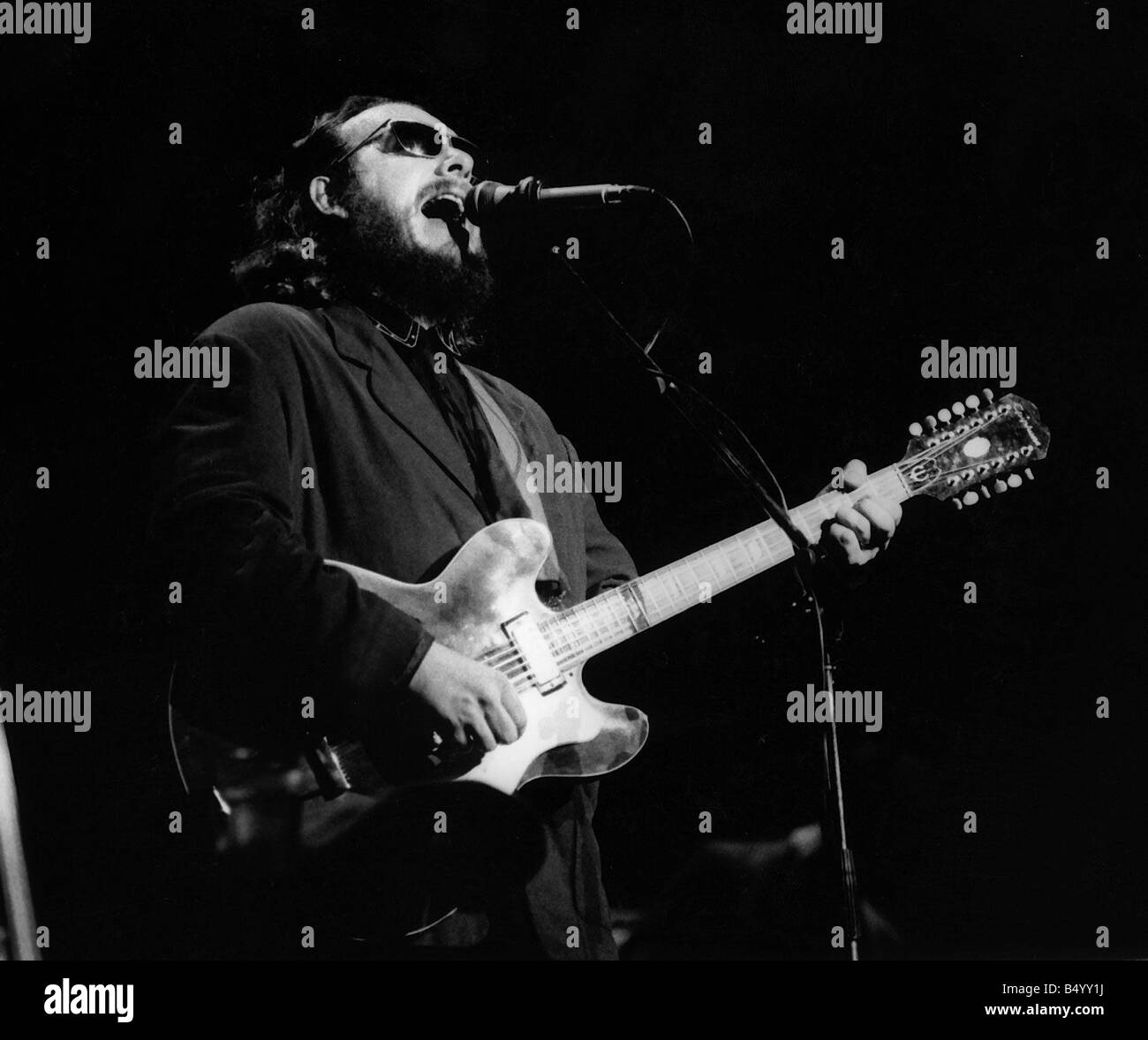 Elvis Costello britannico cantante pop sul palco 1991 Foto Stock