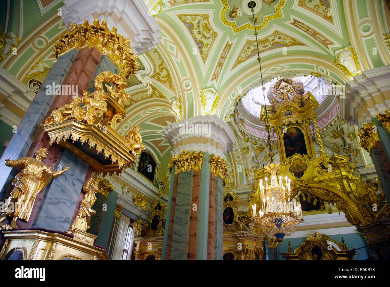 Sep 2008 - Gli interni della Cattedrale dei SS Pietro e Paolo nella Fortezza di Pietro e Paolo San Pietroburgo Russia Foto Stock