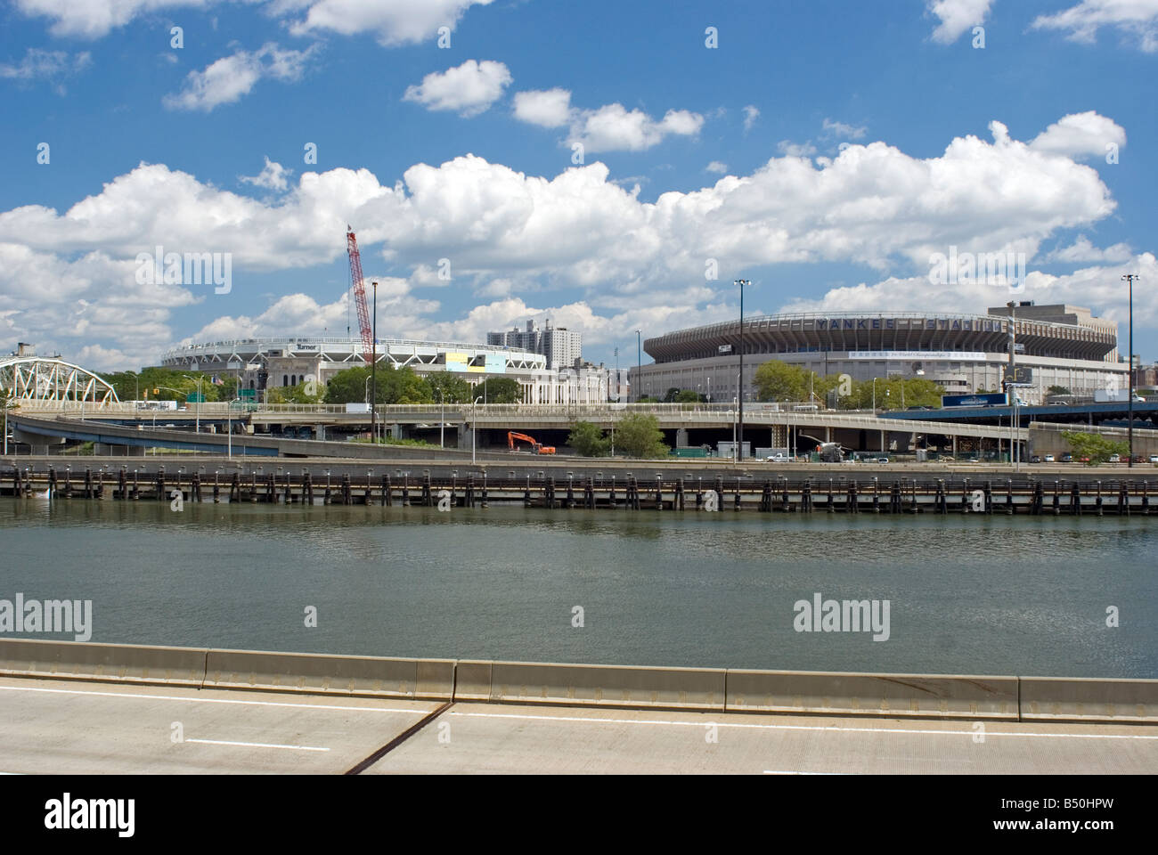 Il vecchio e il nuovo Yankee stadi, Bronx New York Foto Stock
