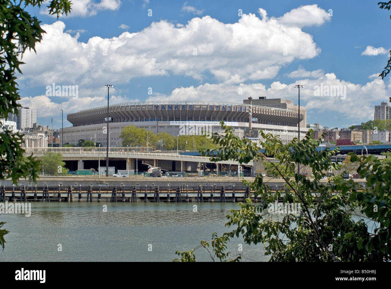 Original Yankee Stadium, presto per essere demolita, luglio 2008, Bronx, New York Foto Stock