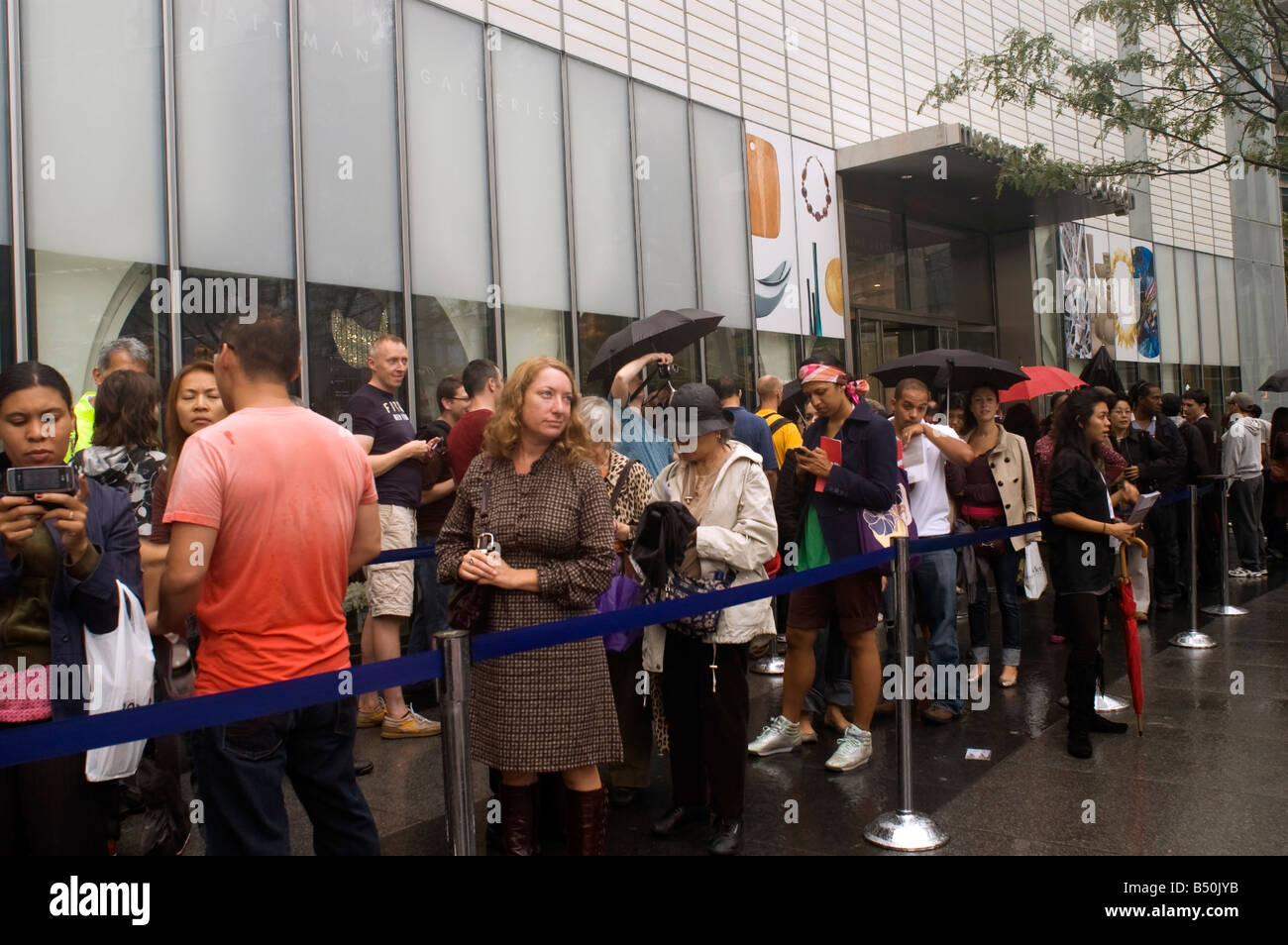 Fine settimana di apertura del Museo delle Arti e Design in Columbus Circle a New York Foto Stock