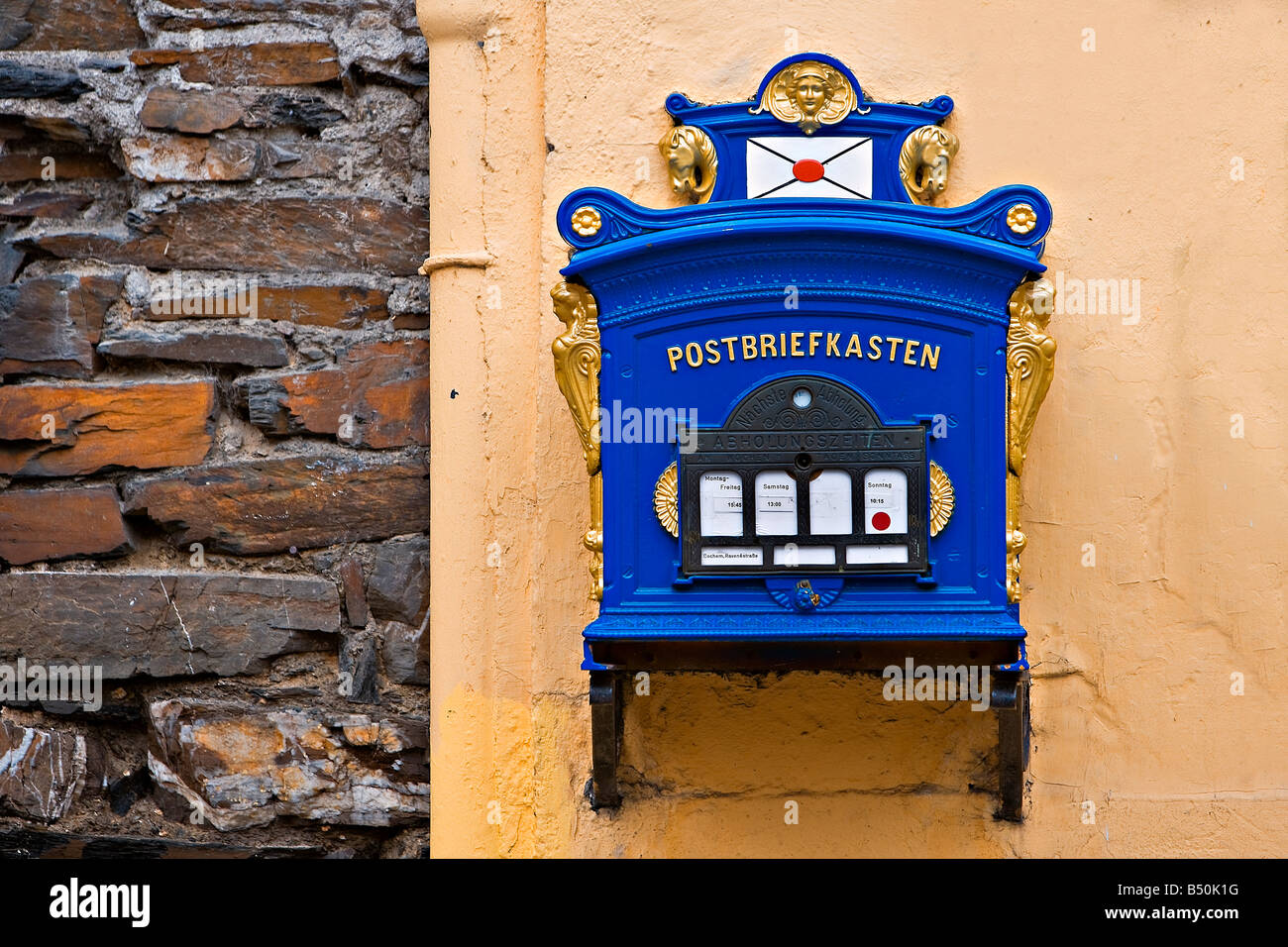 Vecchia casella postale in Europa, Cochen, Germania Foto Stock