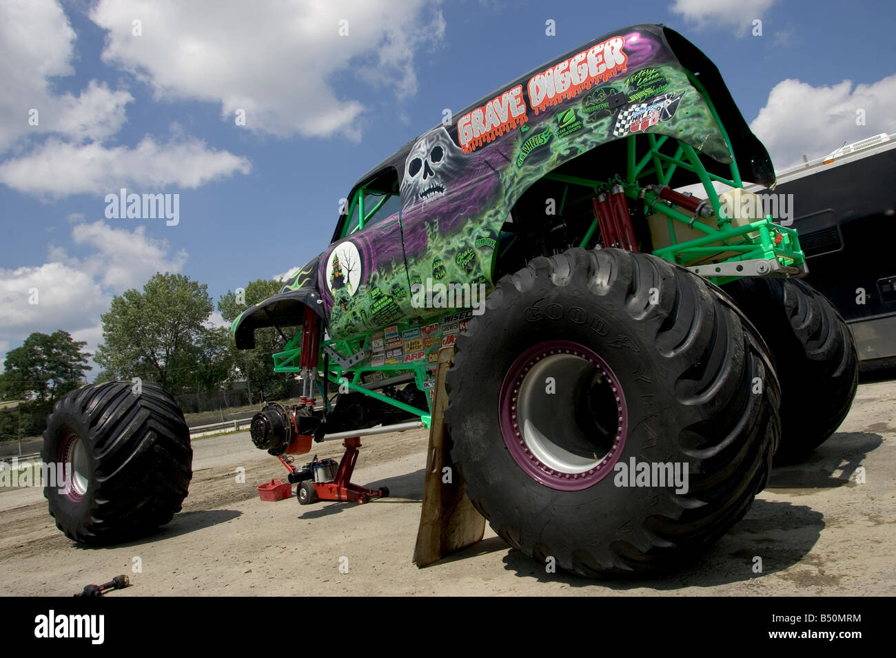 MONSTER TRUCK Grave Digger prima del Monster Truck Challenge all'Orange County Fair di NY Speedway Foto Stock