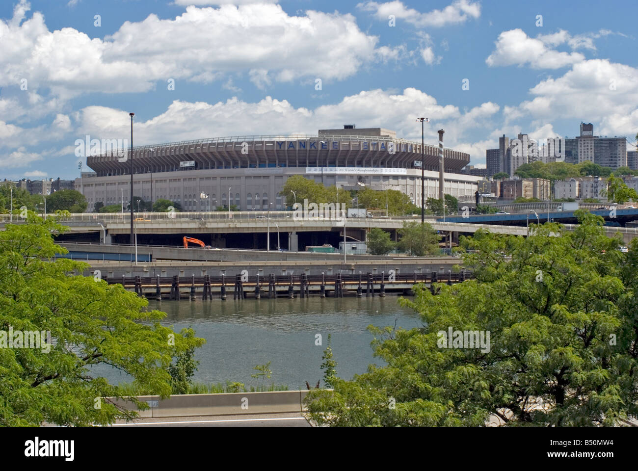 L'originale Yankee Stadium, presto per essere demolita, Luglio 2008 Bronx NY Foto Stock