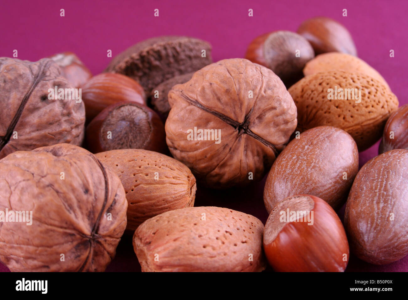 Un mucchio di noci Foto Stock