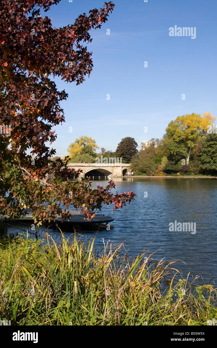 Diana principessa di Galles fontana commemorativa hyde park royal park Londra Inghilterra Regno unito Gb Foto Stock