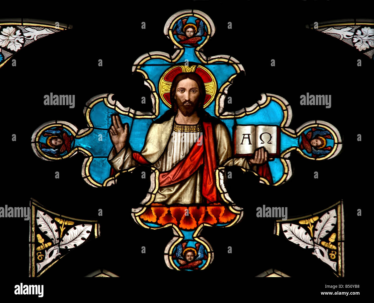 Il vetro macchiato pannello - Gesù Cristo. Vetro colorato nella cattedrale di San Vito nel castello di Praga. Foto Stock