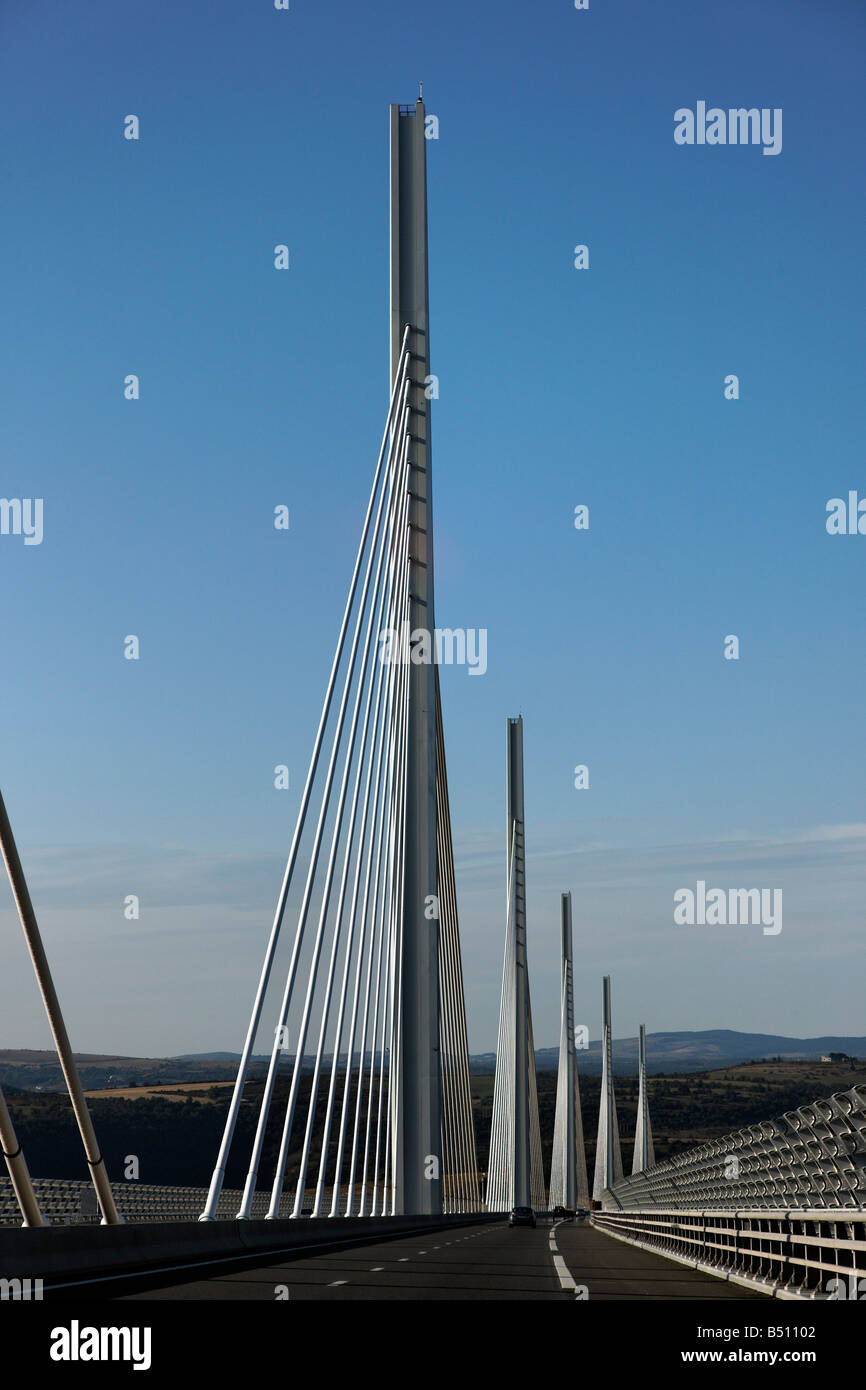 Il viadotto di Millau in un giorno chiaro Foto Stock
