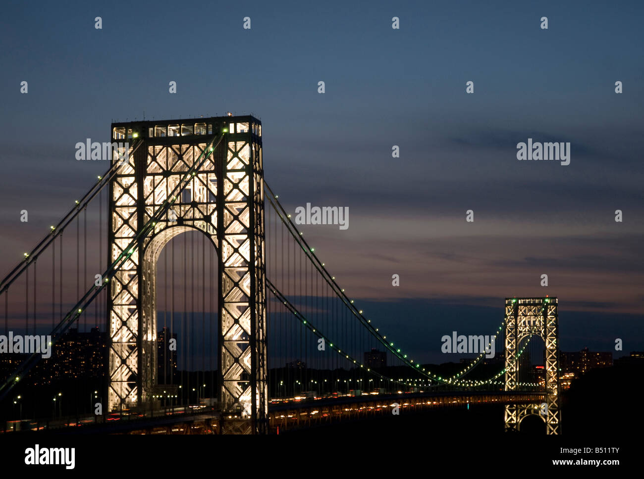 Vista del George Washington Bridge in Manhattan al crepuscolo Foto Stock