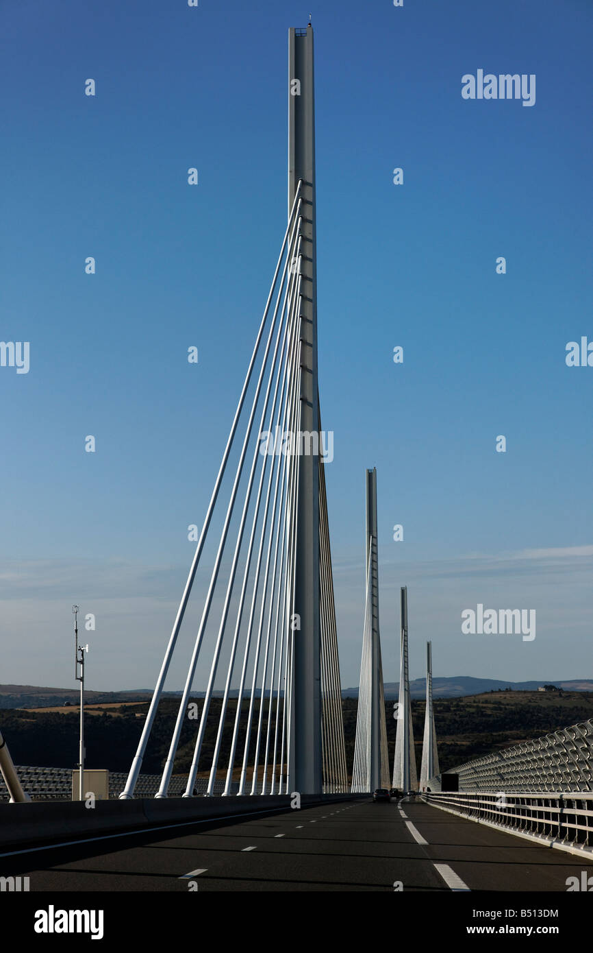 Il viadotto di Millau in un giorno chiaro Foto Stock