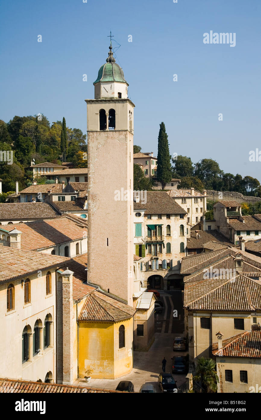 'La Perla di Treviso', la città di Asolo con il campanile della cattedrale, costruita nel 1747 Foto Stock
