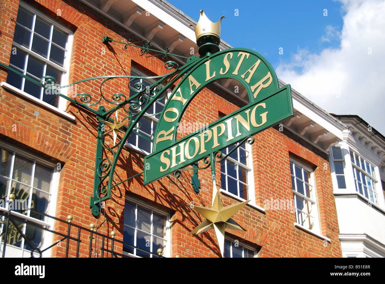 Royal Star Shopping Arcade segno, High Street, Maidstone Kent, England, Regno Unito Foto Stock
