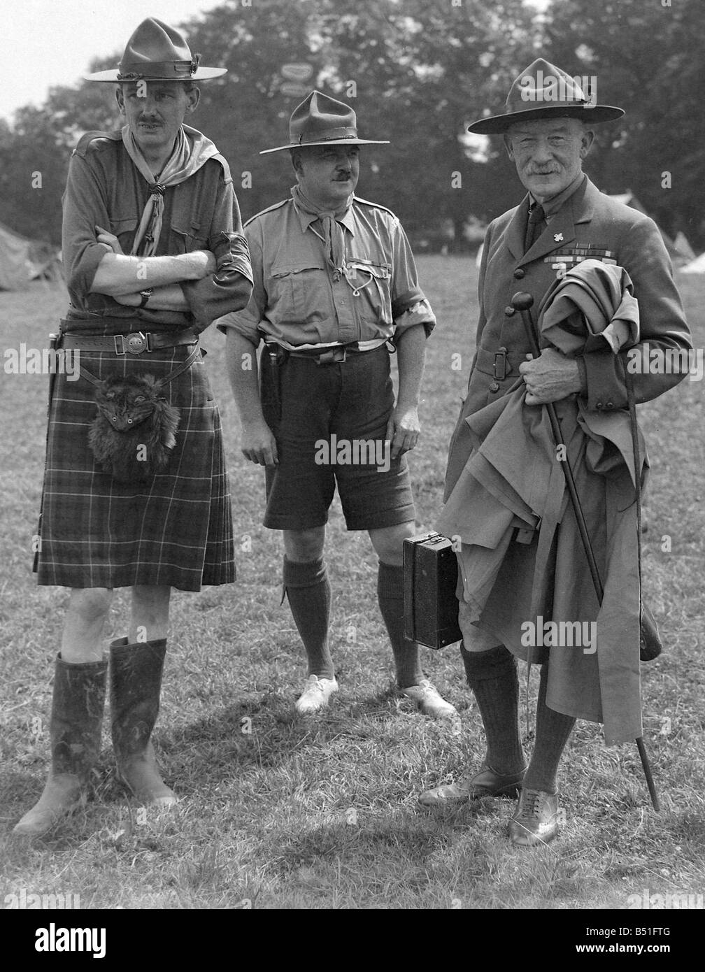 Sir Robert Baden Powell a destra si vede qui al Wembley Scout Jamboree con alti maestri scout circa giugno 1924 Foto Stock