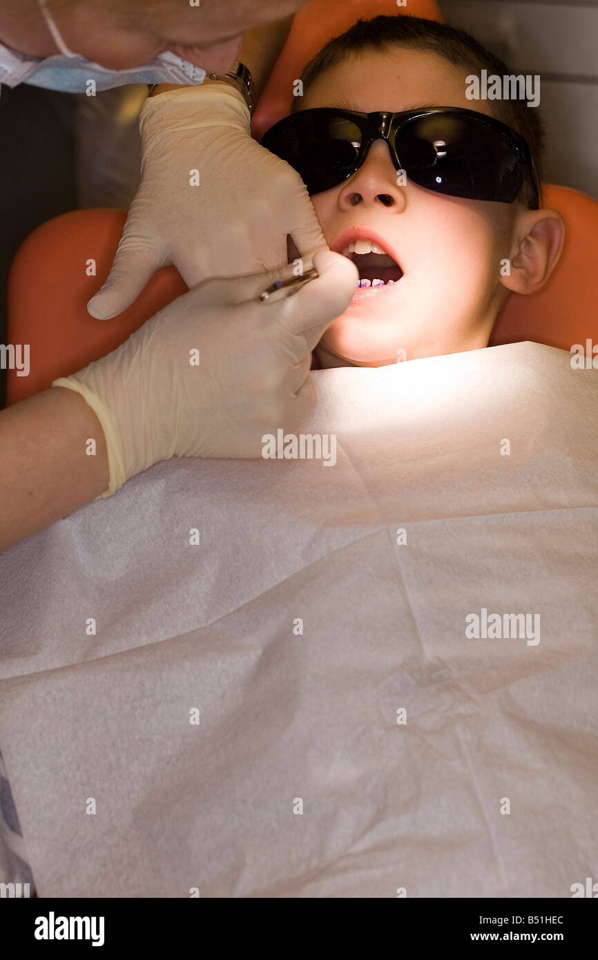 Ragazzo dal dentista Foto Stock