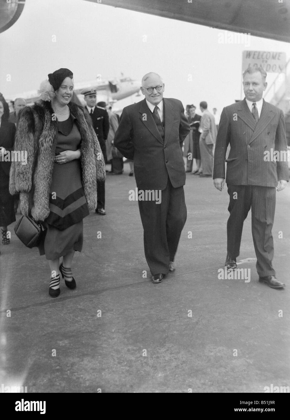 Gli arrivi&#13;&#10;Signor Vishinsky il Ministro degli esteri sovietico all'Aeroporto di Londra&#13;&#10;020196/1 Foto Stock