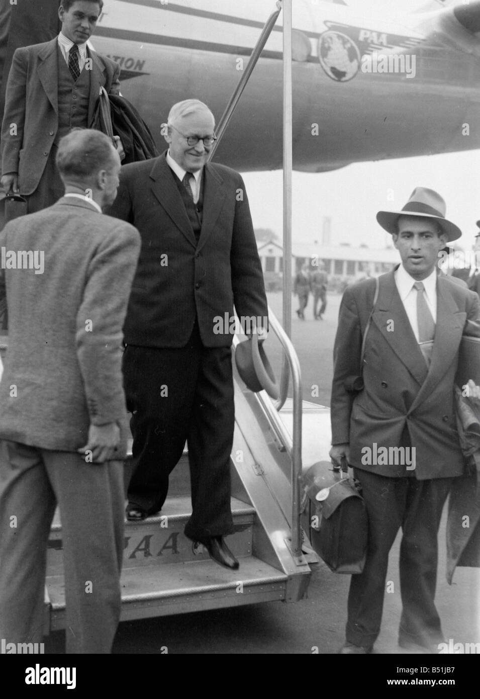 Gli arrivi&#13;&#10;Signor Vishinsky il Ministro degli esteri sovietico all'Aeroporto di Londra&#13;&#10;020196/4 Foto Stock