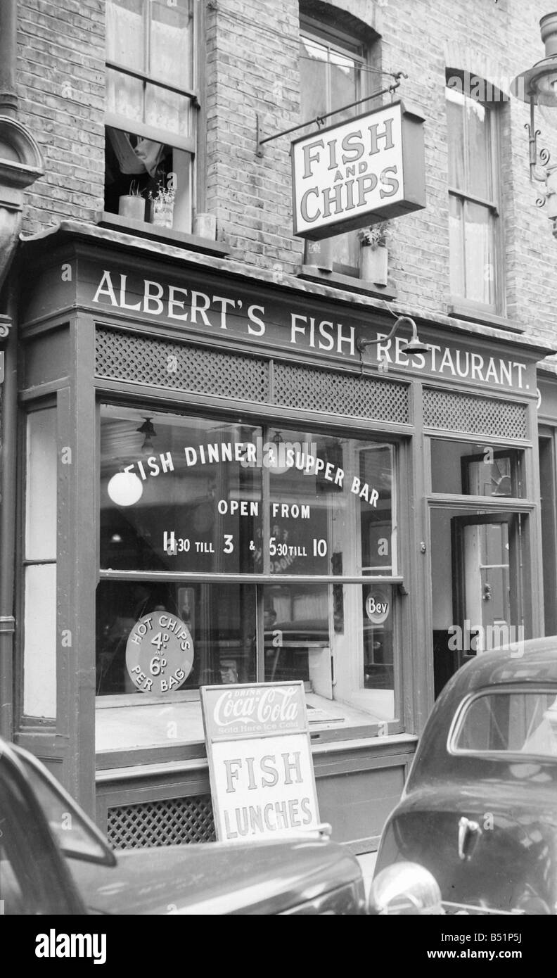 Pesce e Chip Shop&#13;&#10;6/9/1951&#13;&#10;B4334/5 Foto Stock