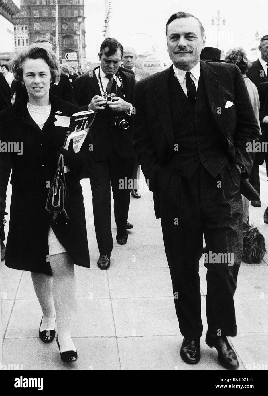 Enoch Powell mp conservatore e moglie Margaret 1969 Foto Stock