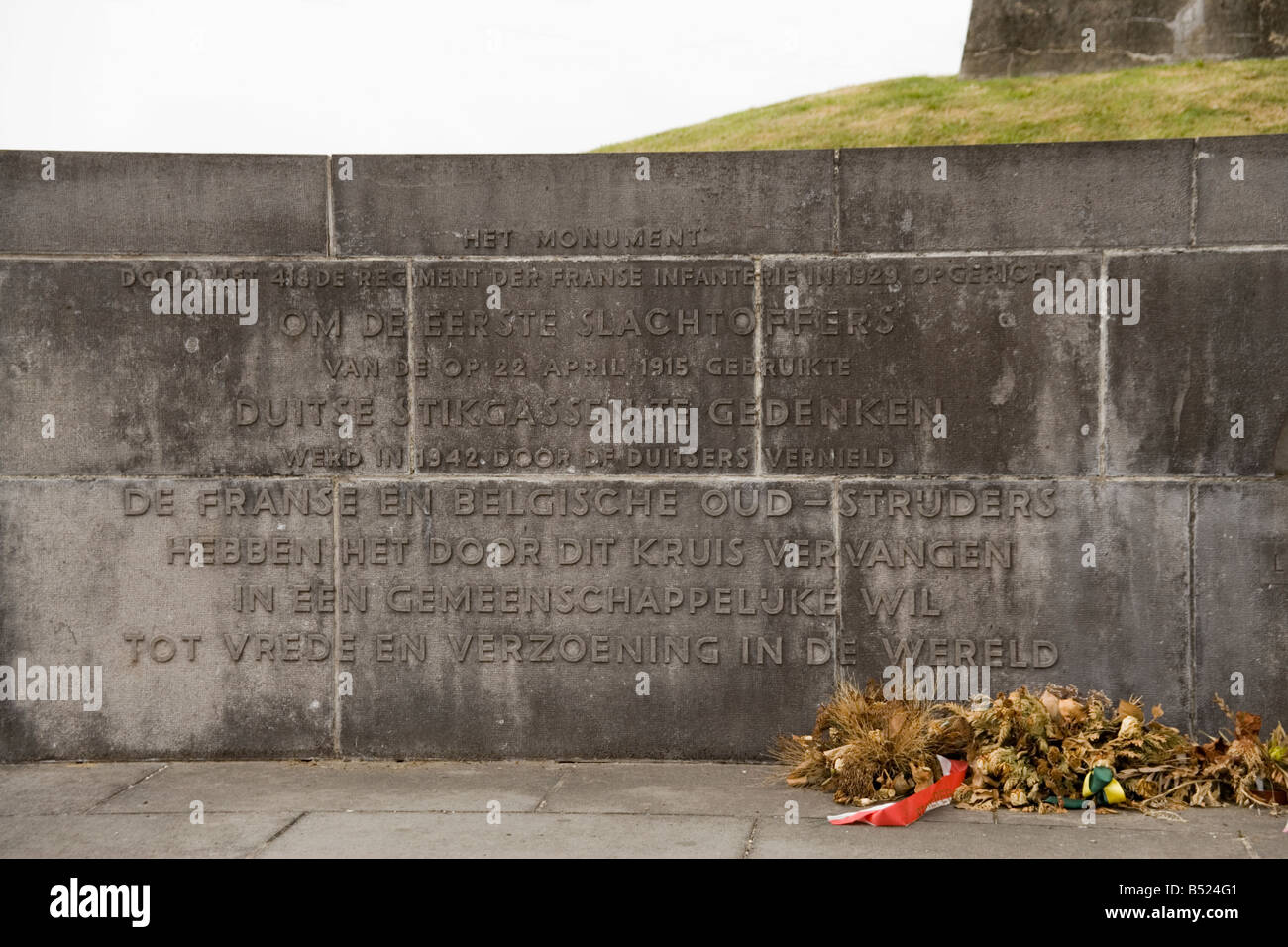 Memoriale belga per le prime vittime di un attacco di gas il 22 aprile 1915 nella prima guerra mondiale, Steenstraat, Belgio Foto Stock