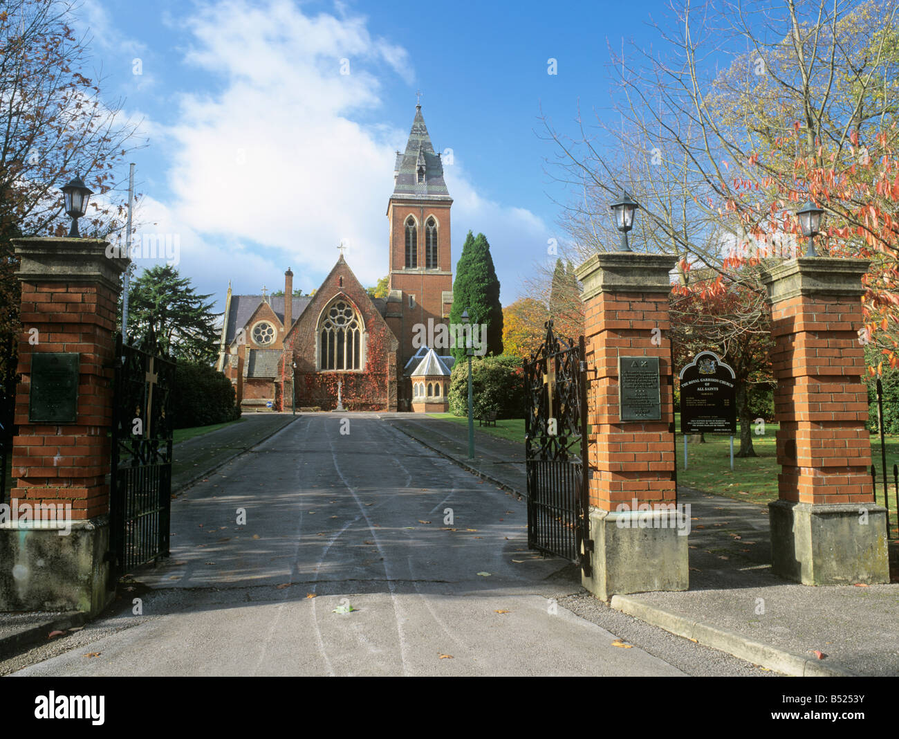 Gateway per il Royal Garrison Chiesa di tutti i santi a Aldershot Hampshire Inghilterra UK Gran Bretagna Foto Stock