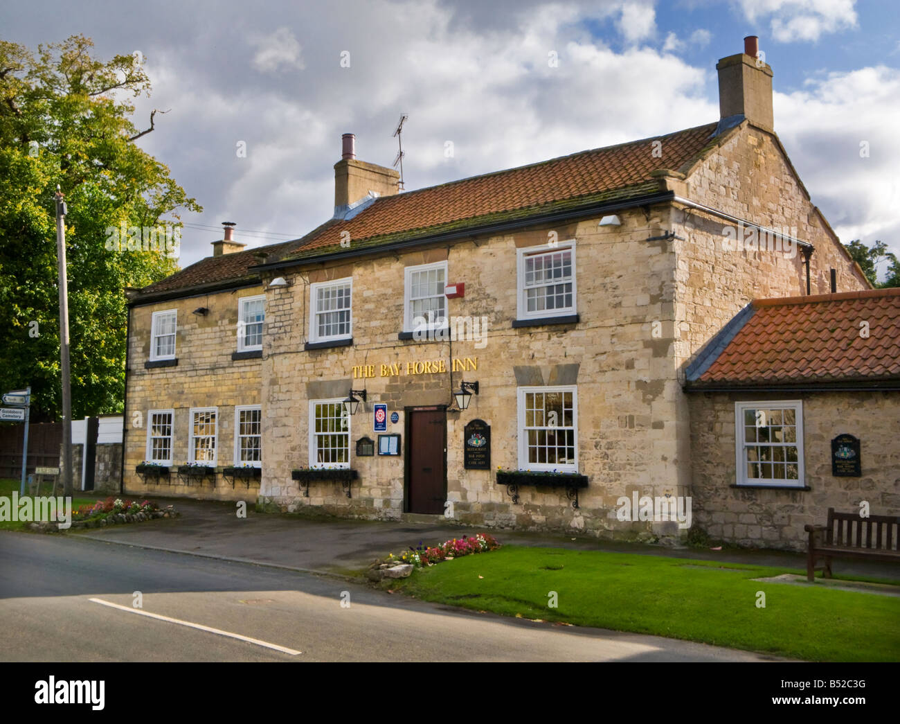 Il Bay Horse Inn, un tradizionale inglese antico pub di campagna in Goldsborough, Nr Knaresborough, North Yorkshire, Inghilterra, Regno Unito Foto Stock
