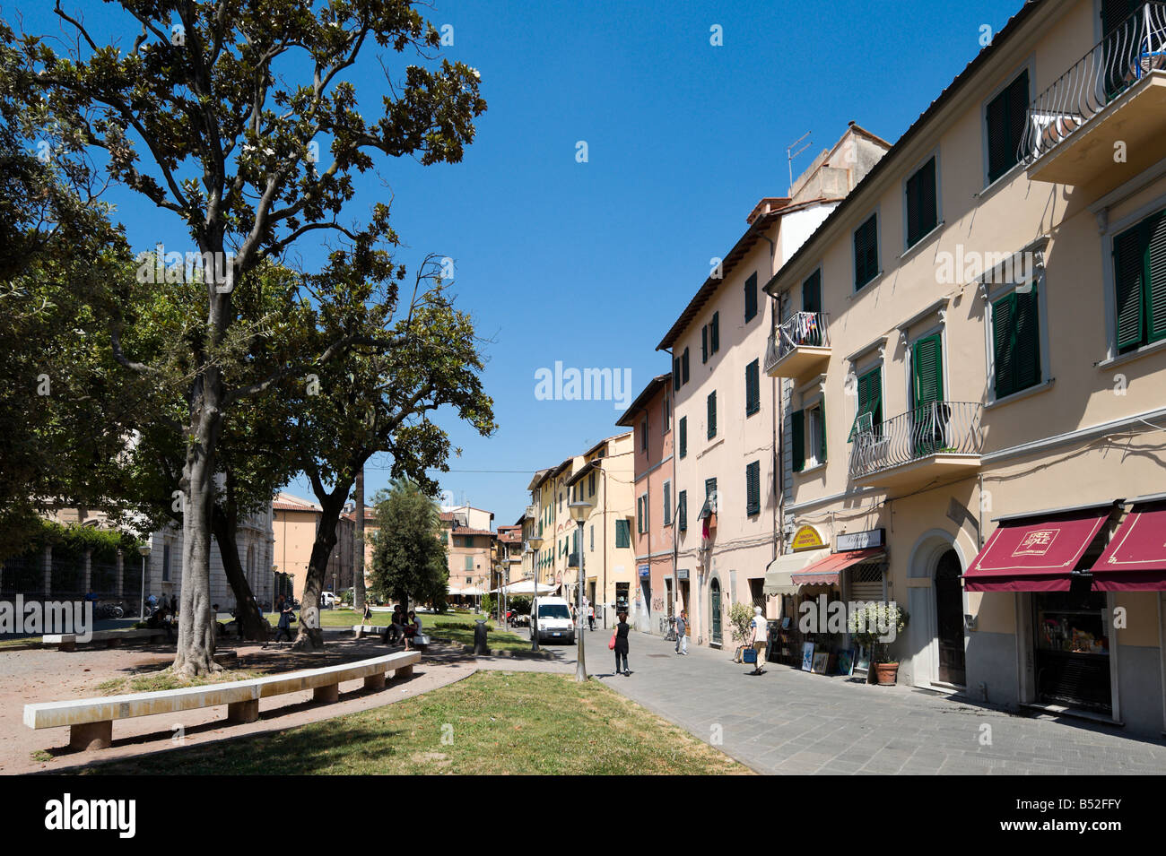 Piazza Dante nella città vecchia, Pisa, Toscana, Italia Foto Stock