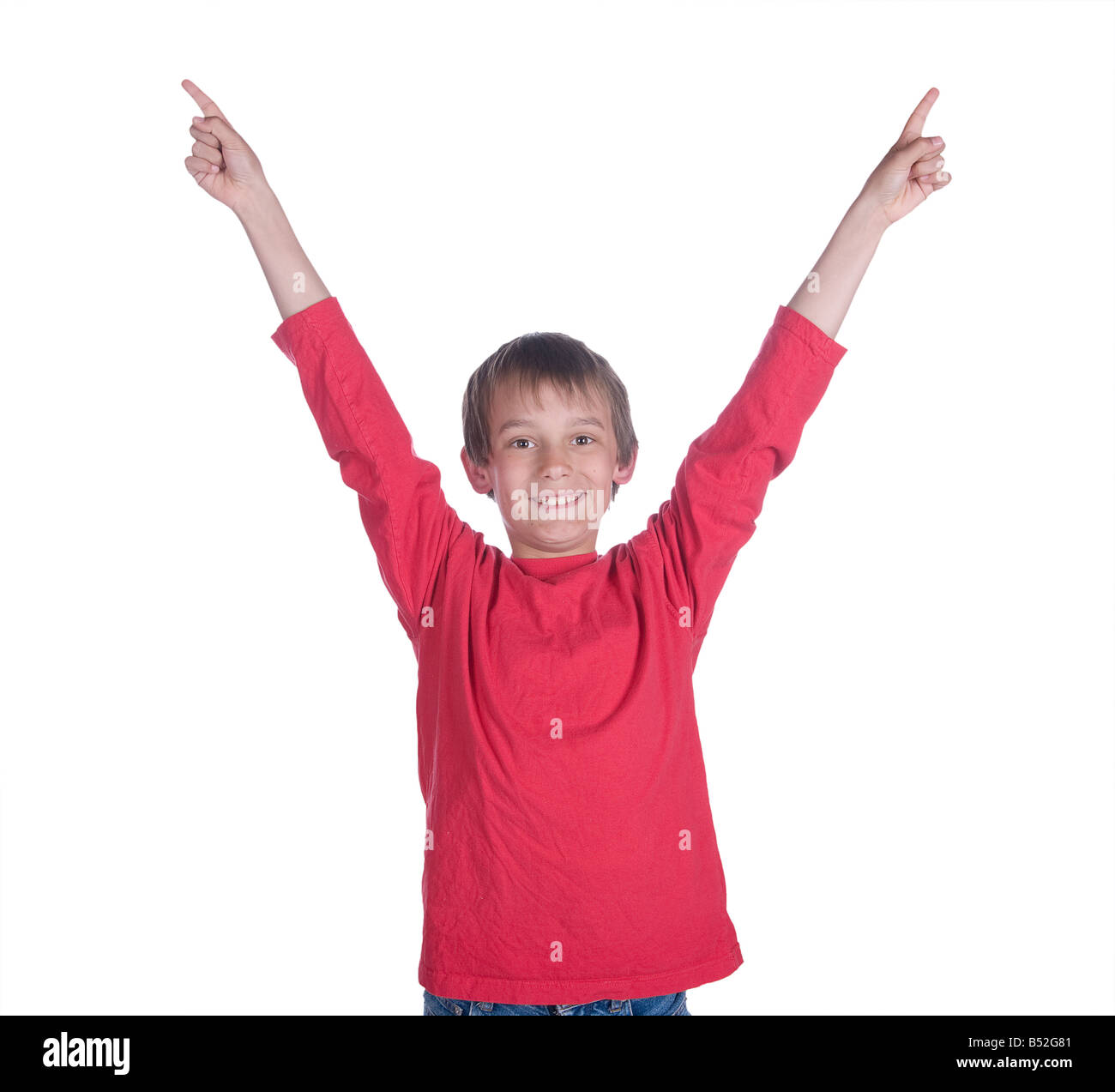 Immagine di un ragazzo con le braccia in alto su sfondo bianco Foto Stock