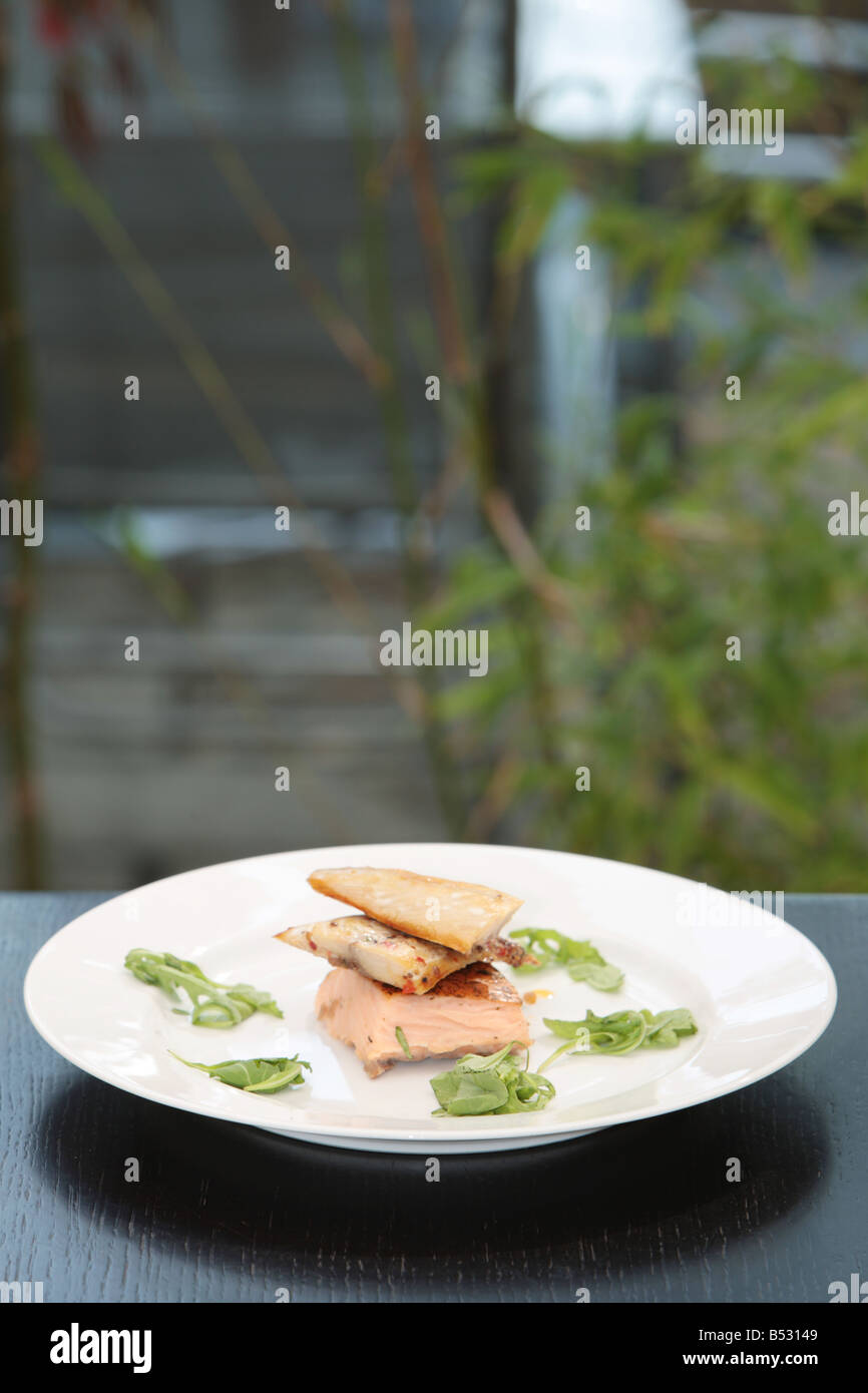 Sgombro affumicato e salmone Foto Stock