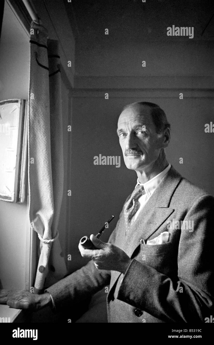 Beda Sir Edmund Hugh Clifford, Governatore generale del Trinidad ariving a Southampton. Febbraio 1947 O6785-001;nacque nel 1890 e Foto Stock