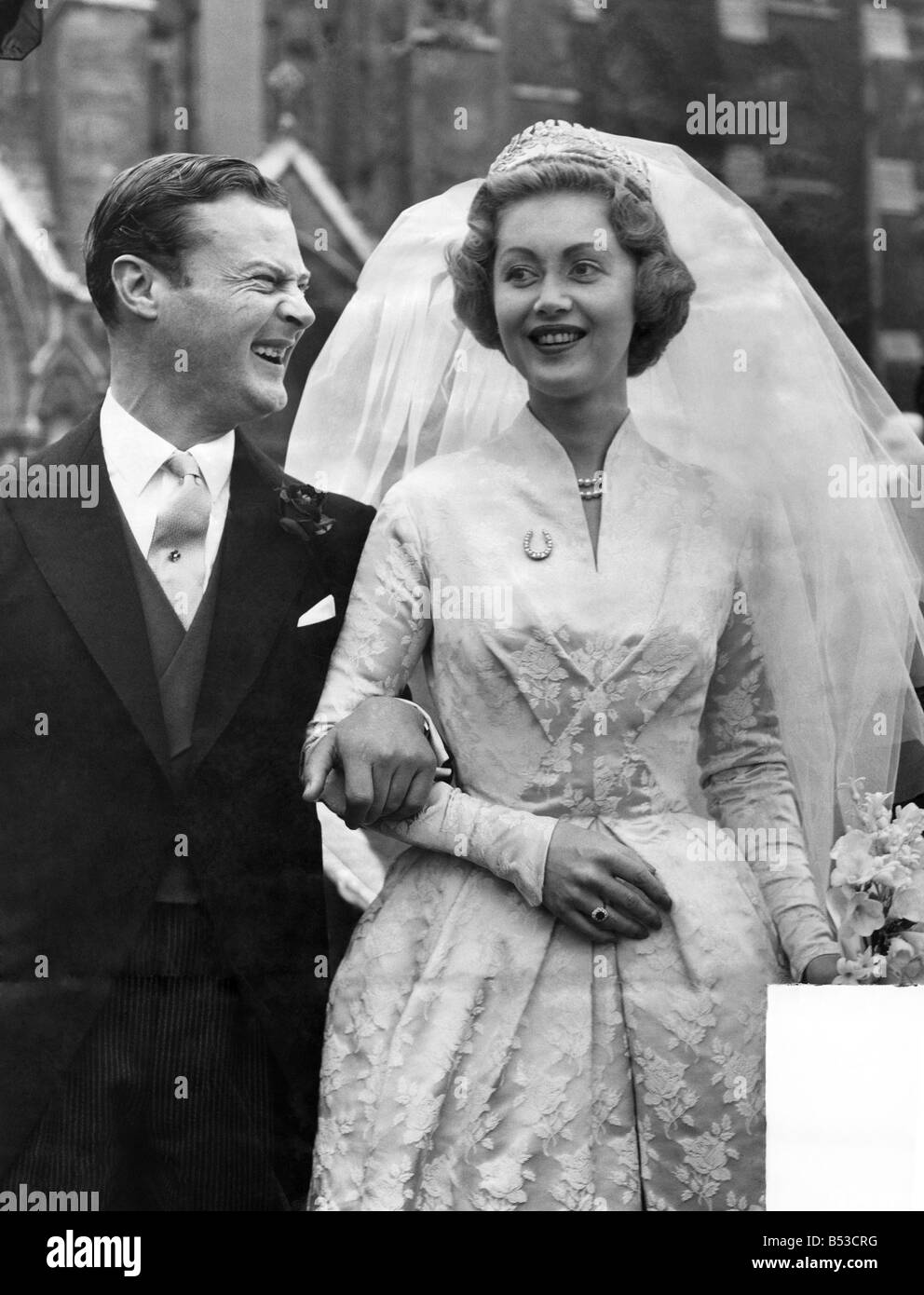 Nozze di pasqua a Santa Margherita di Westminister di Miss Judy Nelson e signore di Bathurst il Signore-in-attesa per la regina. Marzo 1959 Foto Stock