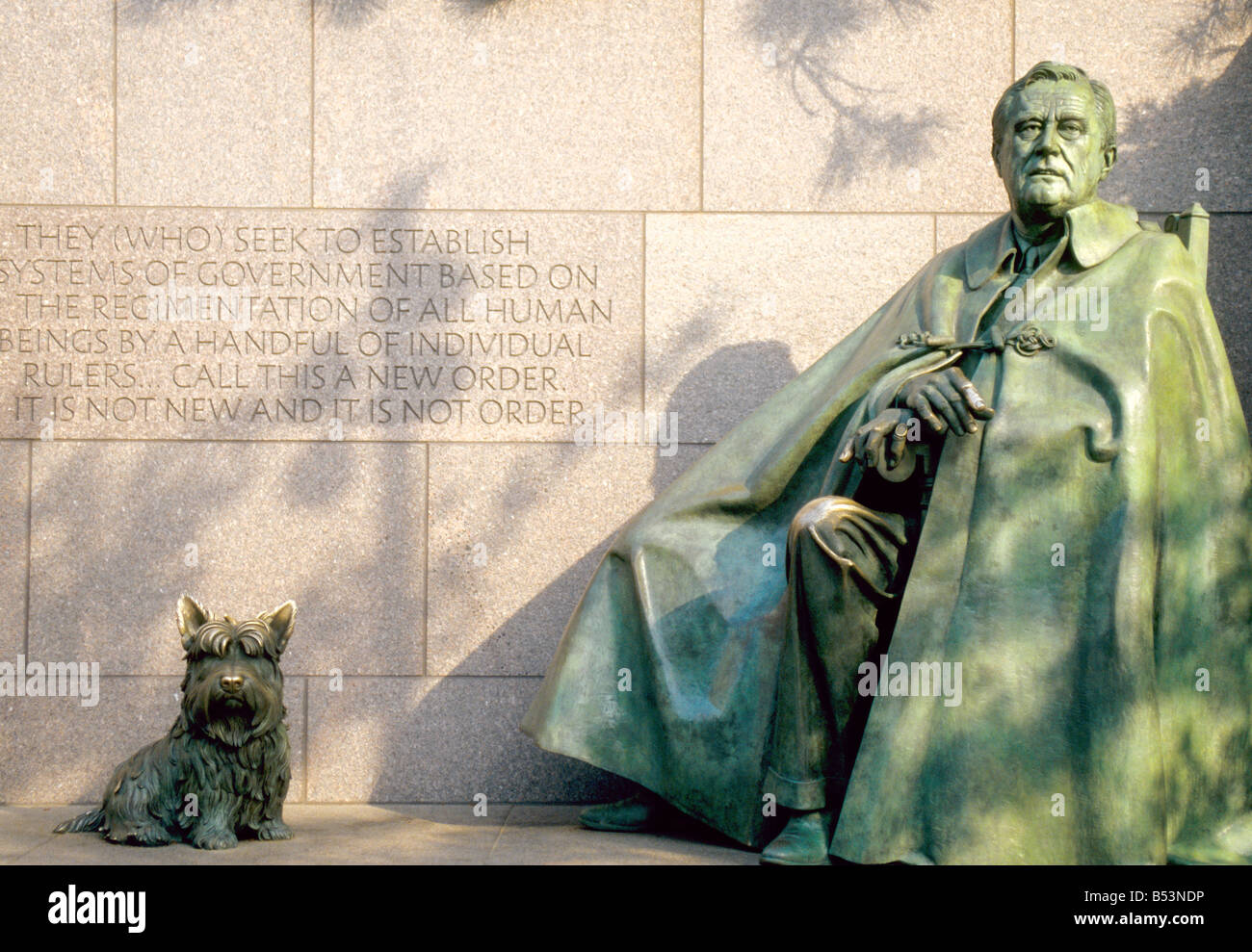 Franklin Delano Roosevelt Memorial, con il presidente del cane, Fala, al suo fianco. Foto Stock