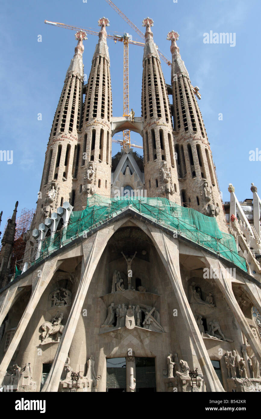 La Sagrada Familia - facciata della Passione (il Tempio Expiatori de la Sagrada Família) [Barcellona, in Catalogna, Spagna, Europa]. . Foto Stock