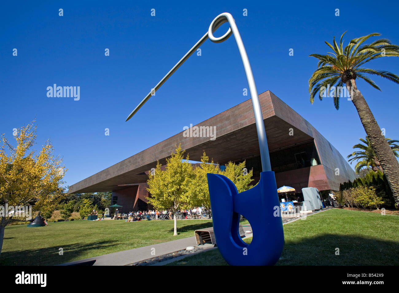 Il Museo de Young Barbro Osher scultura Garden e il Café Golden Gate Park di San Francisco in California Foto Stock