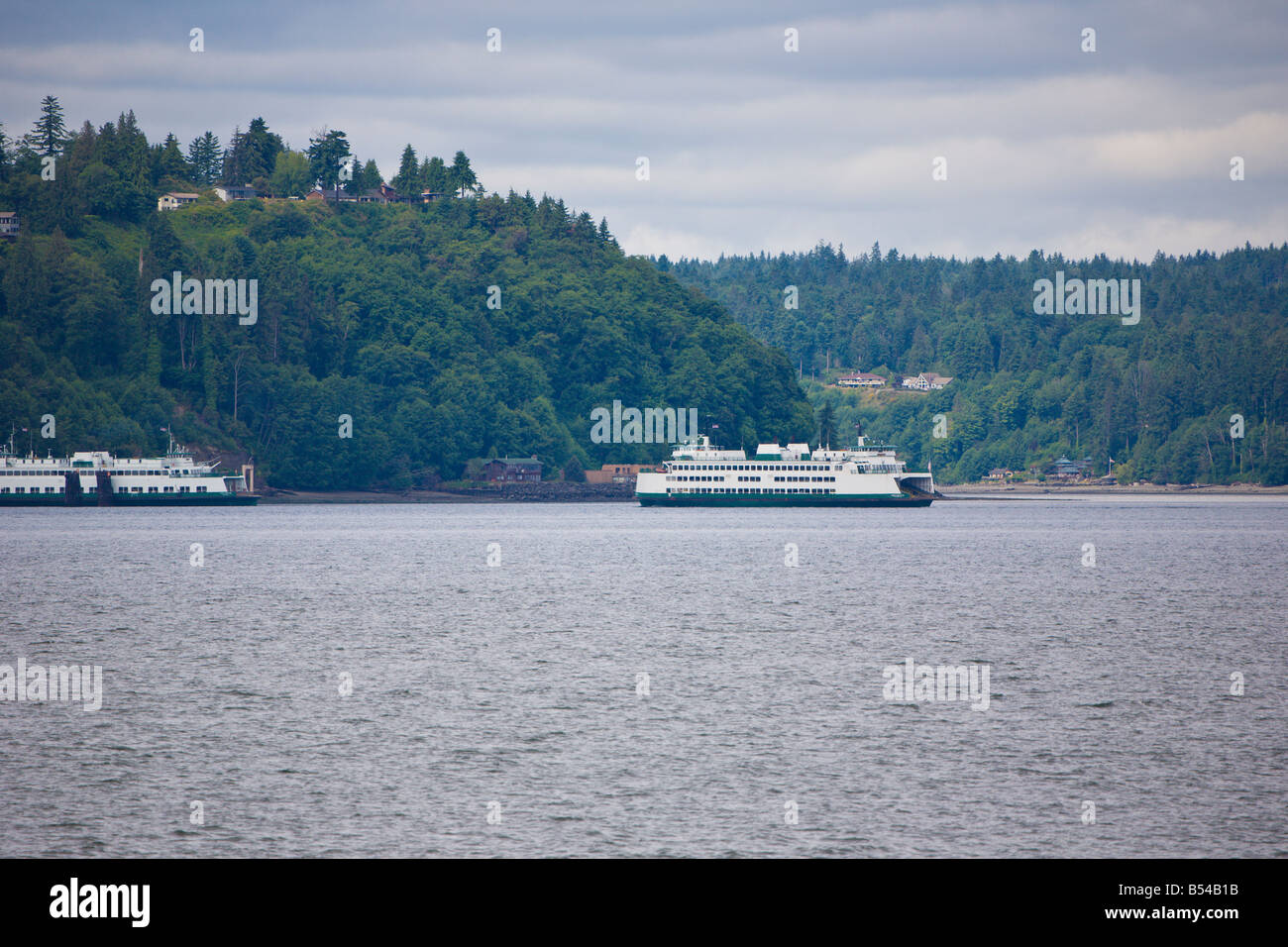Traghetto porta i " commuters " da e per Seattle Washington e delle aree circostanti Foto Stock