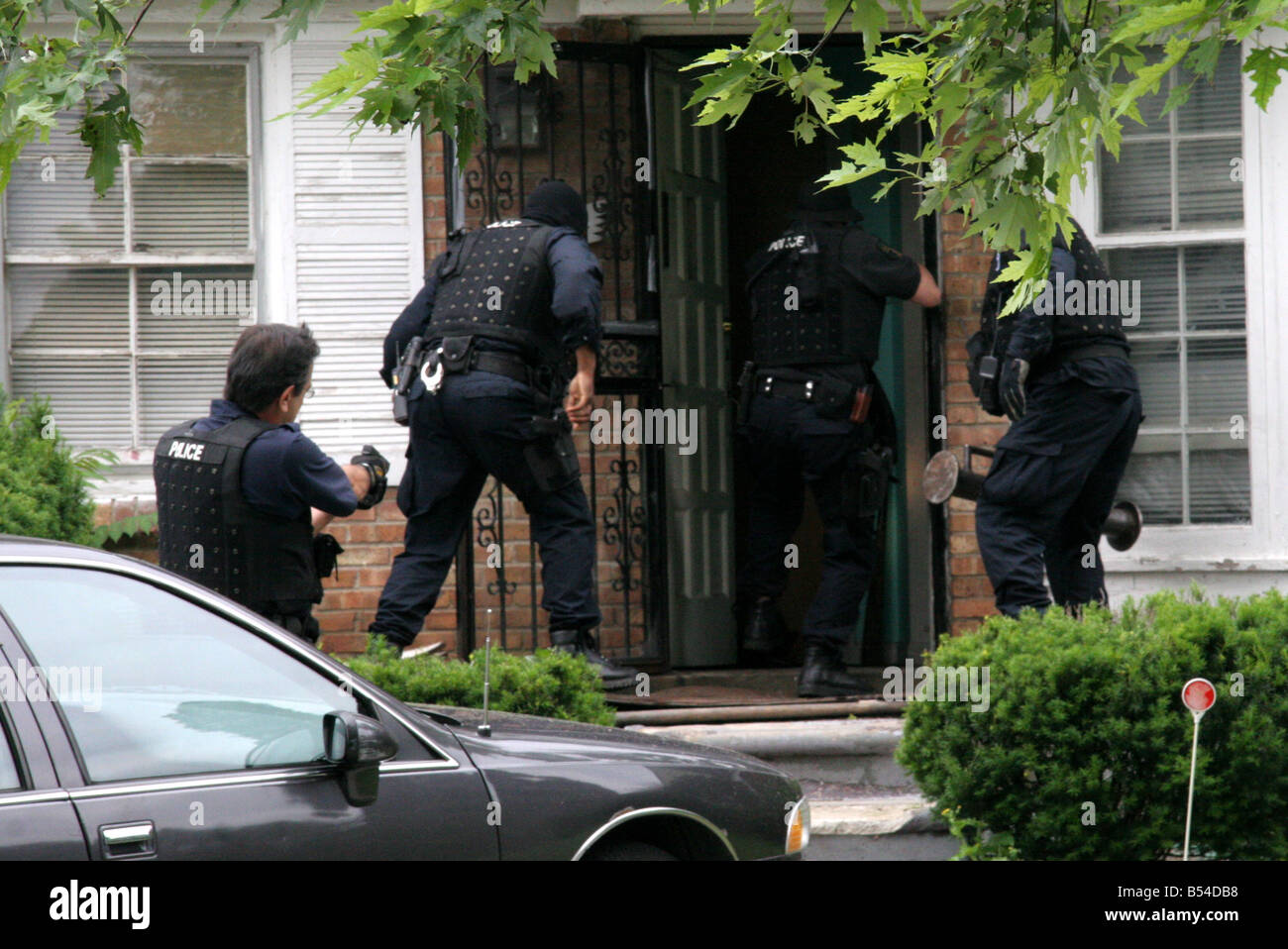 Detroit Narcs poliziotti su una droga raid Foto Stock