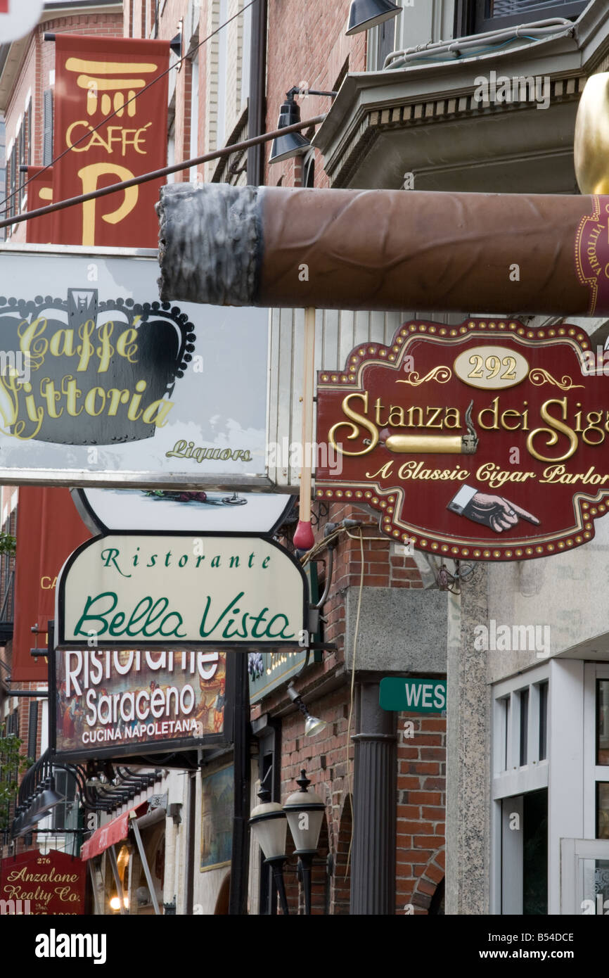 Hanover Street centro di cultura italiana nel North End di Boston Massachusetts Foto Stock